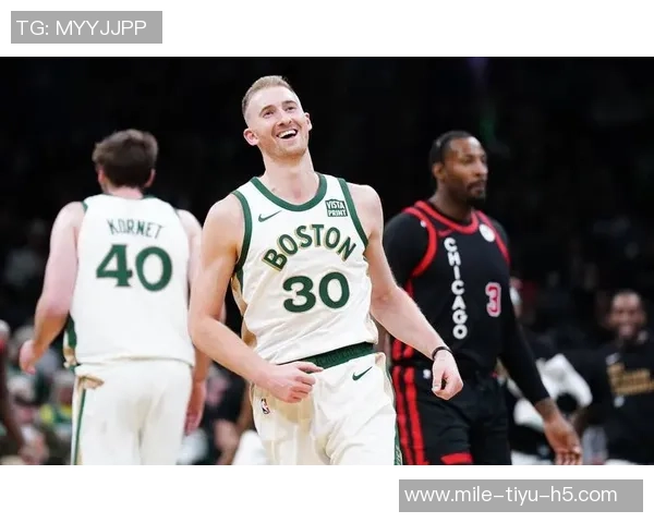 神射手豪泽创凯尔特人历史新纪录单场三分球命中数突破十个 神射手豪泽创凯尔特人历史新纪录单场三分球命中数突破十个