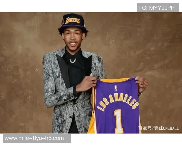 英格拉姆狂砍27分6板3助2断3帽隔扣新秀中锋展现超强实力 英格拉姆狂砍27分6板3助2断3帽隔扣新秀中锋展现超强实力